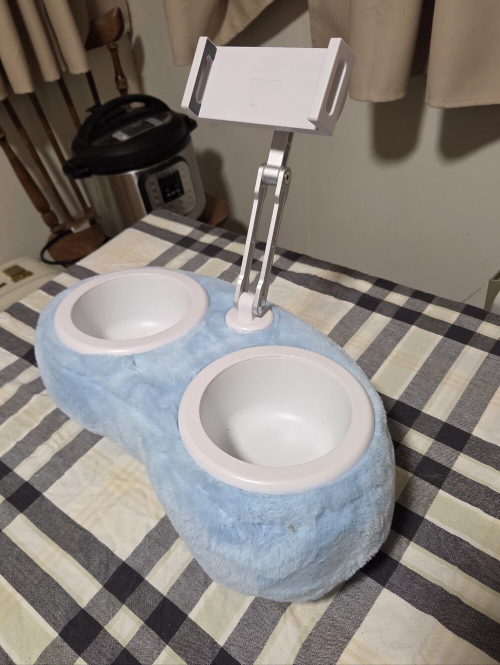Plush Double Bowl Tablet/phone Stand - Light Blue
